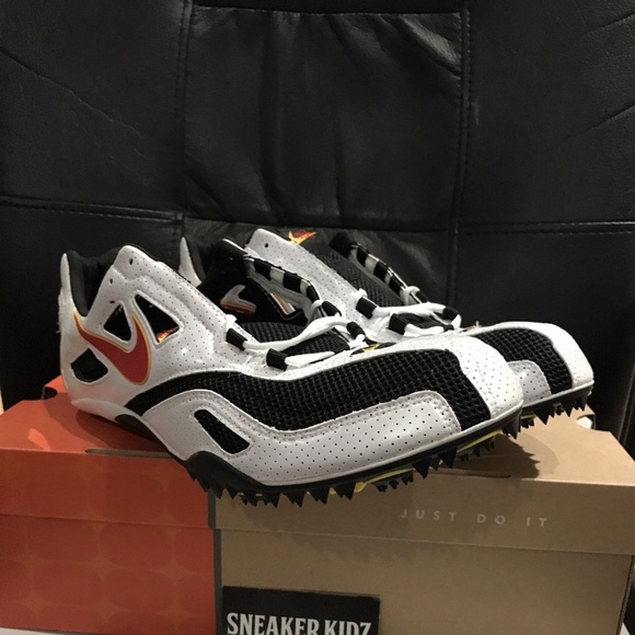 nike bowerman spikes